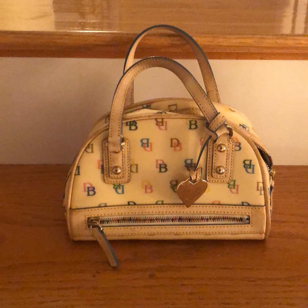 Small dooney & bourke bag